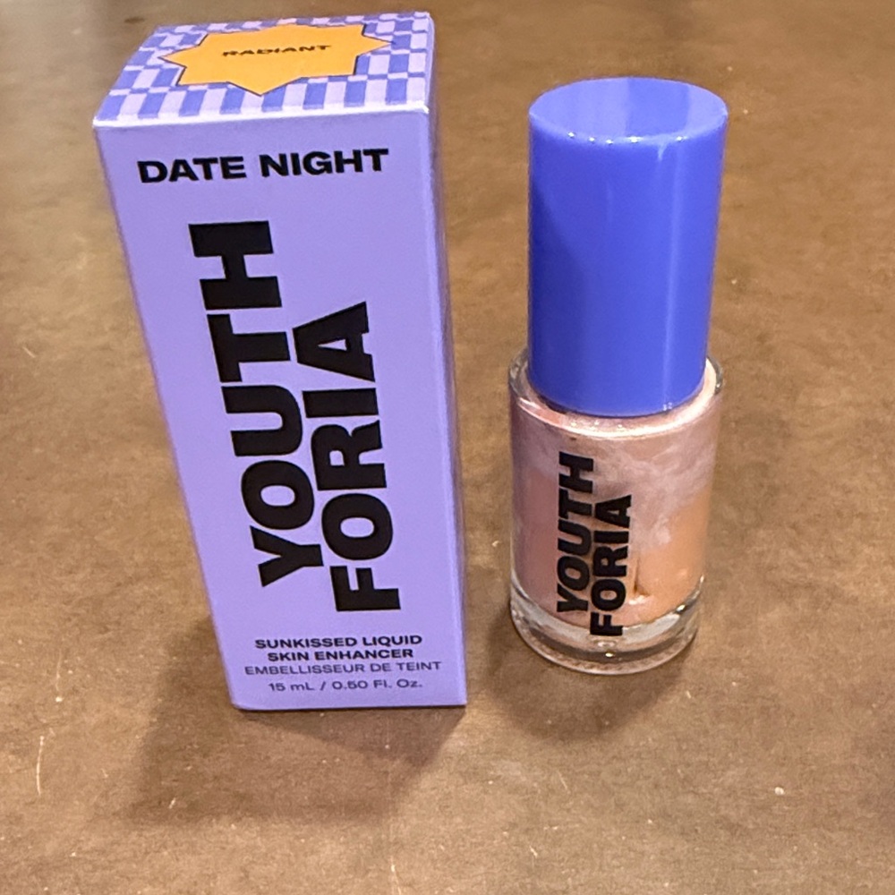 Youthforia Sunkissed Liquid Skin Enhancer - Radiant Tan. Color: Radiant
NIB